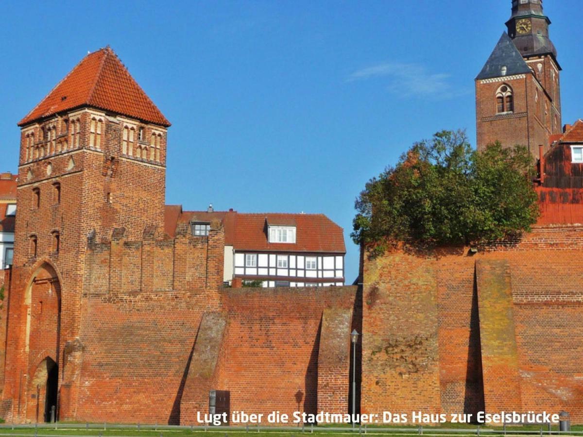 Appartement Haus Zur Eselsbruecke à Tangermünde Extérieur photo